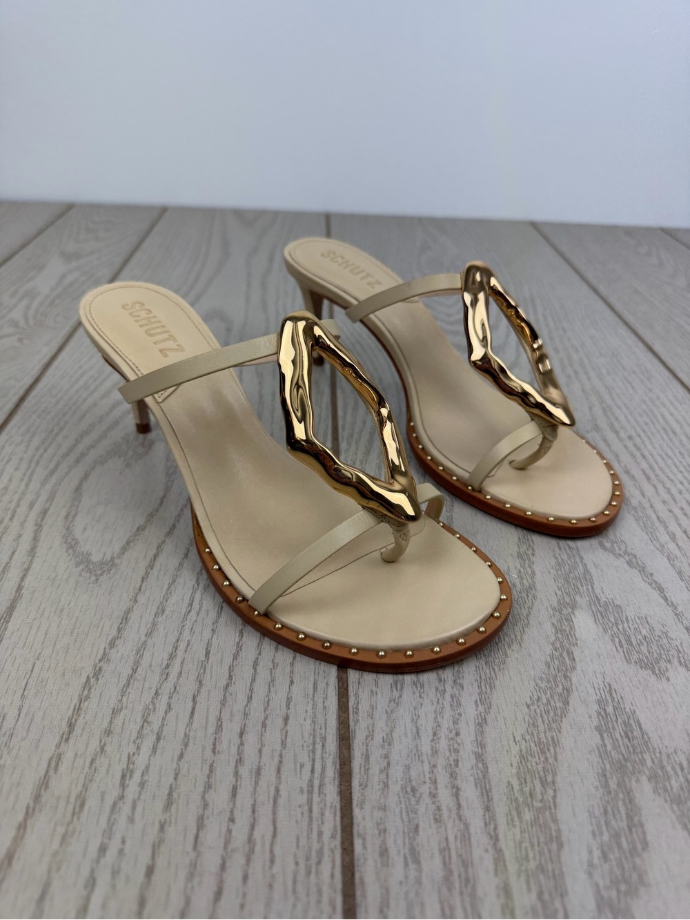 Schutz Women's Amarilis Stiletto Heel Leather Sandals 7B Natural & Gold $178